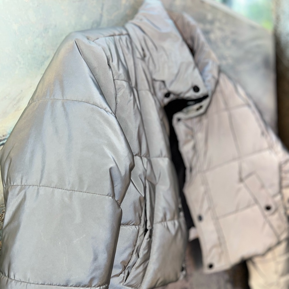 DOLLS KILL Club Exx
SAVAGE SIGNAL REFLECTIVE JACKET